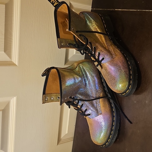 Doctor Martens Adult Holographic Iridescent Gold Rainbow Boots (1460 Pascal) - Picture 4 of 7